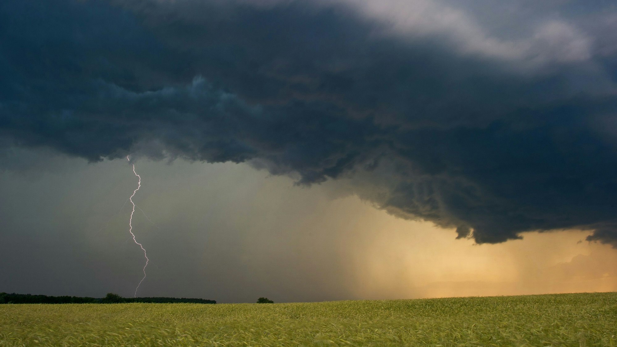 Im Laufe des Dienstags (15. April) wird sich die Wetterlage in NRW zunehmend verschärfen. Eine Prognose für die Osterfeiertage verbietet sich allerdings noch.