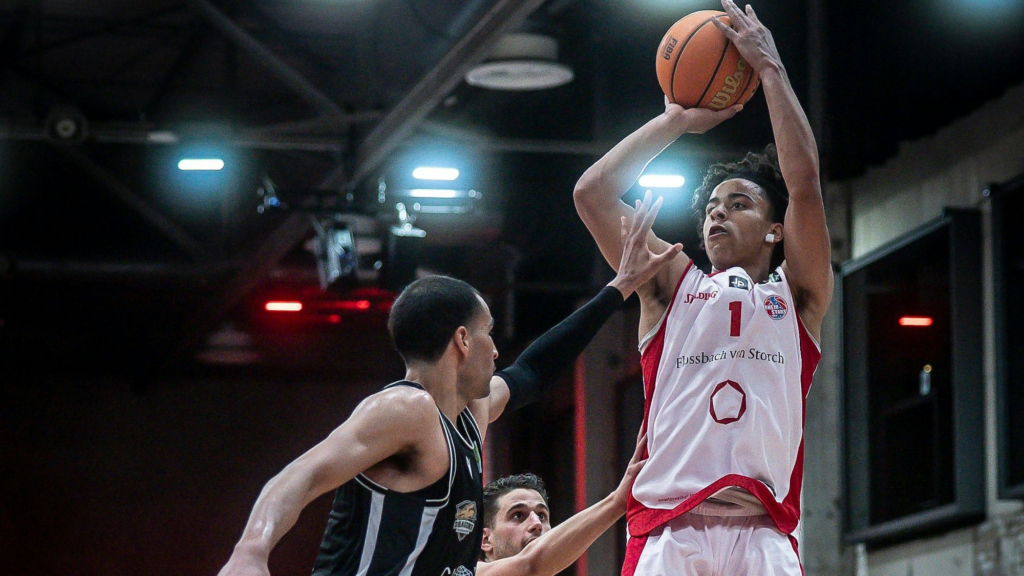 Barmer 2. Basketball Bundesliga ProB: Rheinstars Koeln vs. Dragons Rhöndorf, 12.04.25 Davi Remagen Point Guard, RheinStars Köln, 1 Köln, 12.04.25 - Barmer 2. Basketball Bundesliga ProB: Rheinstars Koeln vs. Dragons Rhöndorf in der Motor World in Köln. *** Barmer 2 Basketball Bundesliga ProB Rheinstars Cologne vs Dragons Rhöndorf, 12 04 25 Davi Remagen Point Guard, RheinStars Cologne, 1 Cologne, 12 04 25 Barmer 2 Basketball Bundesliga ProB Rheinstars Cologne vs Dragons Rhöndorf at the Motor World in Cologne Copyright: xBEAUTIFULxSPORTS/AxelxKohringx