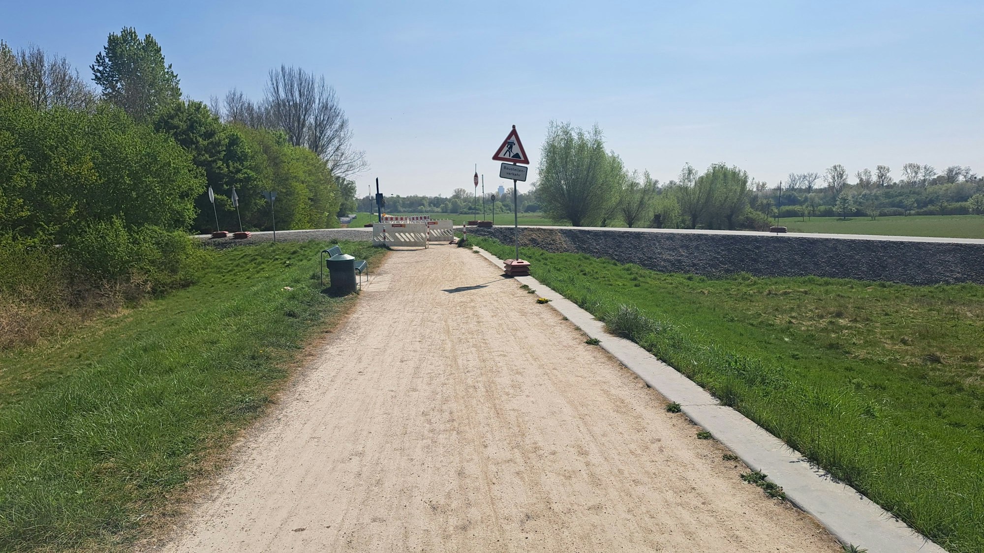 Mülheimer Bezirksvertretung fordert Sanierung an Flittarder Deich.