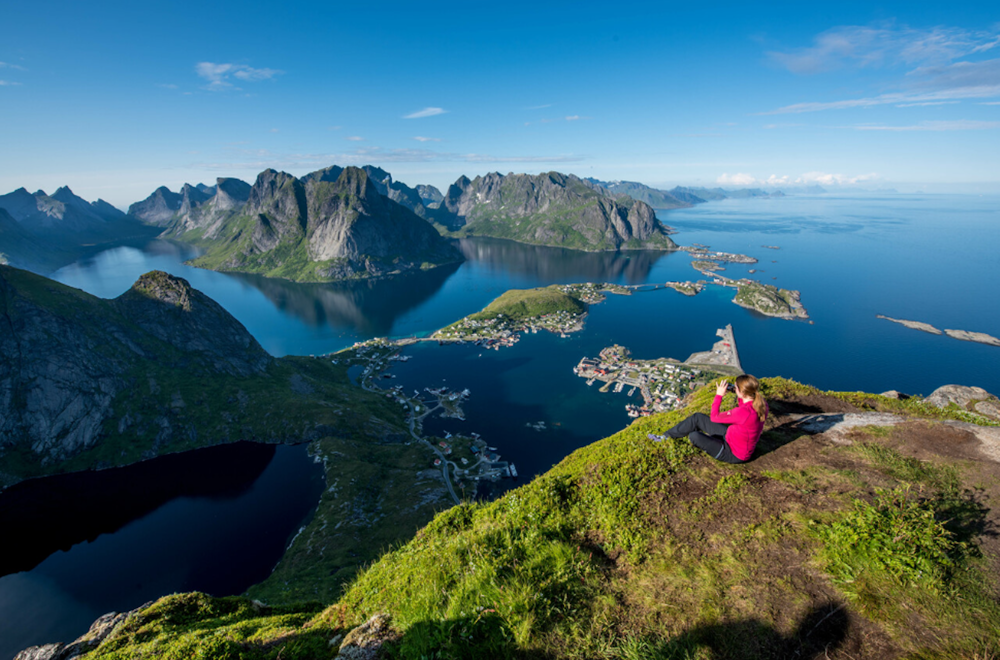 Bild vom Ausblick vom Berg Reinebringen auf den Lofoten.