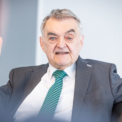 NRW Inneminister Herbert Reul beim Interview mit der Kölnischen Rundschau