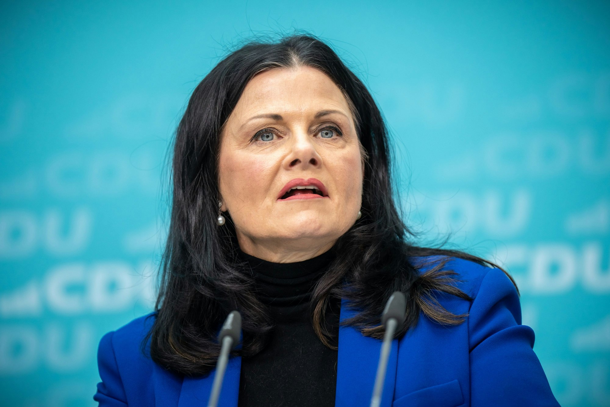 ARCHIV - 18.03.2024, Berlin: Gitta Connemann, Bundesvorsitzende der Mittelstands- und Wirtschaftsunion (MIT) spricht bei der Pressekonferenz nach der Sitzung des CDU Bundesvorstands. Die Union will einen neuen Entwurf für den Bezug von Bürgergeld vorlegen. (zu dpa: «Umgang mit AfD: Kretschmer und Amthor springen Spahn bei») Foto: Michael Kappeler/dpa +++ dpa-Bildfunk +++