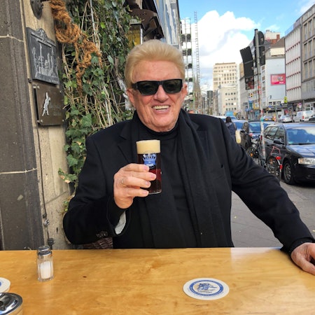 Keine Berührungsängste: Heinos neues Video sorgt für Irritationen.