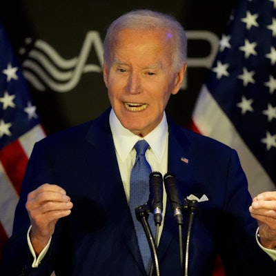 dpatopbilder - 15.04.2025, USA, Chicago: Der ehemalige US-Präsident Joe Biden spricht auf der Konferenz der Organisation Advocates, Counselors, and Representatives for the Disabled (ACRD). Foto: Nam Y. Huh/AP/dpa +++ dpa-Bildfunk +++