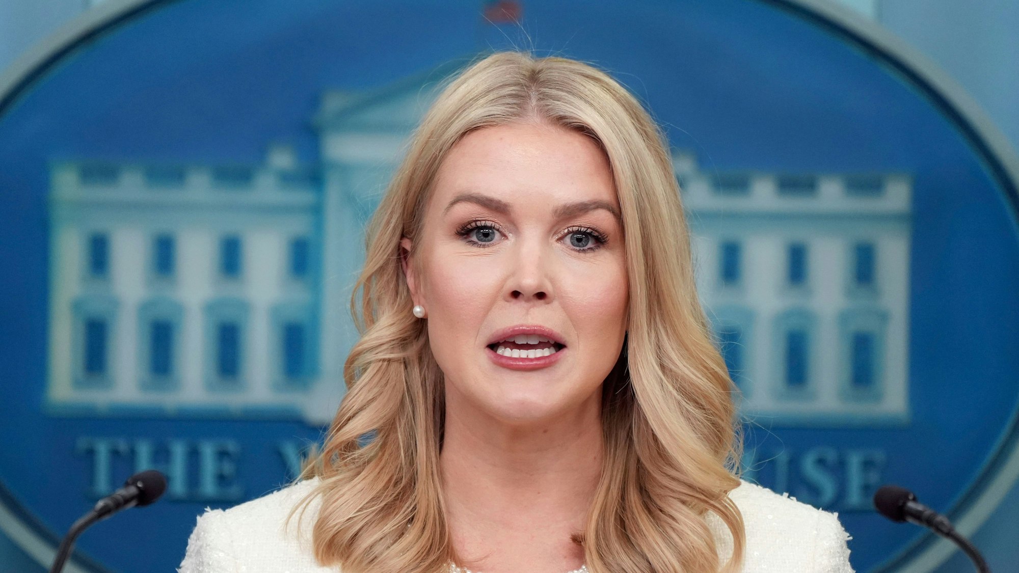 Die Pressesprecherin des Weißen Hauses, Karoline Leavitt, spricht zu Reportern im James Brady Press Briefing Room im Weißen Haus. (Archivbild)