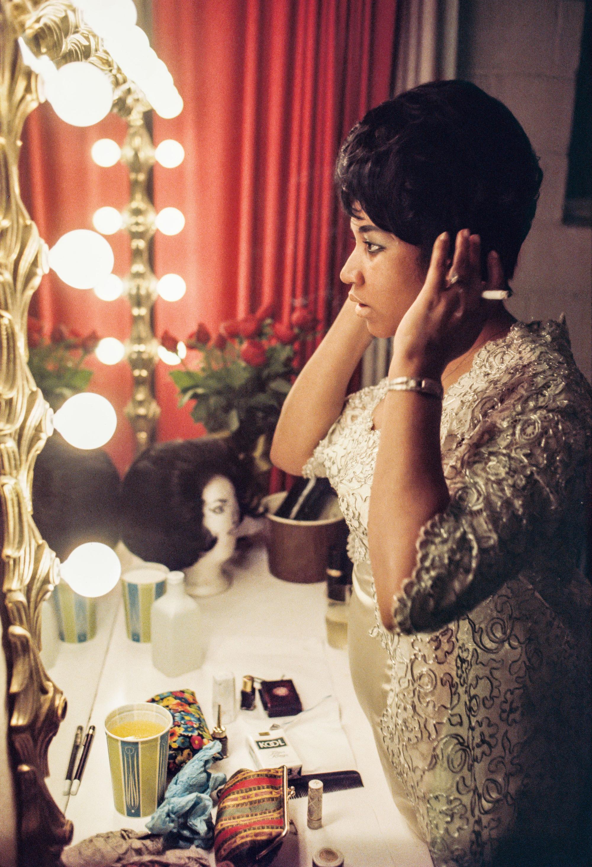 Aretha Franklin
backstage