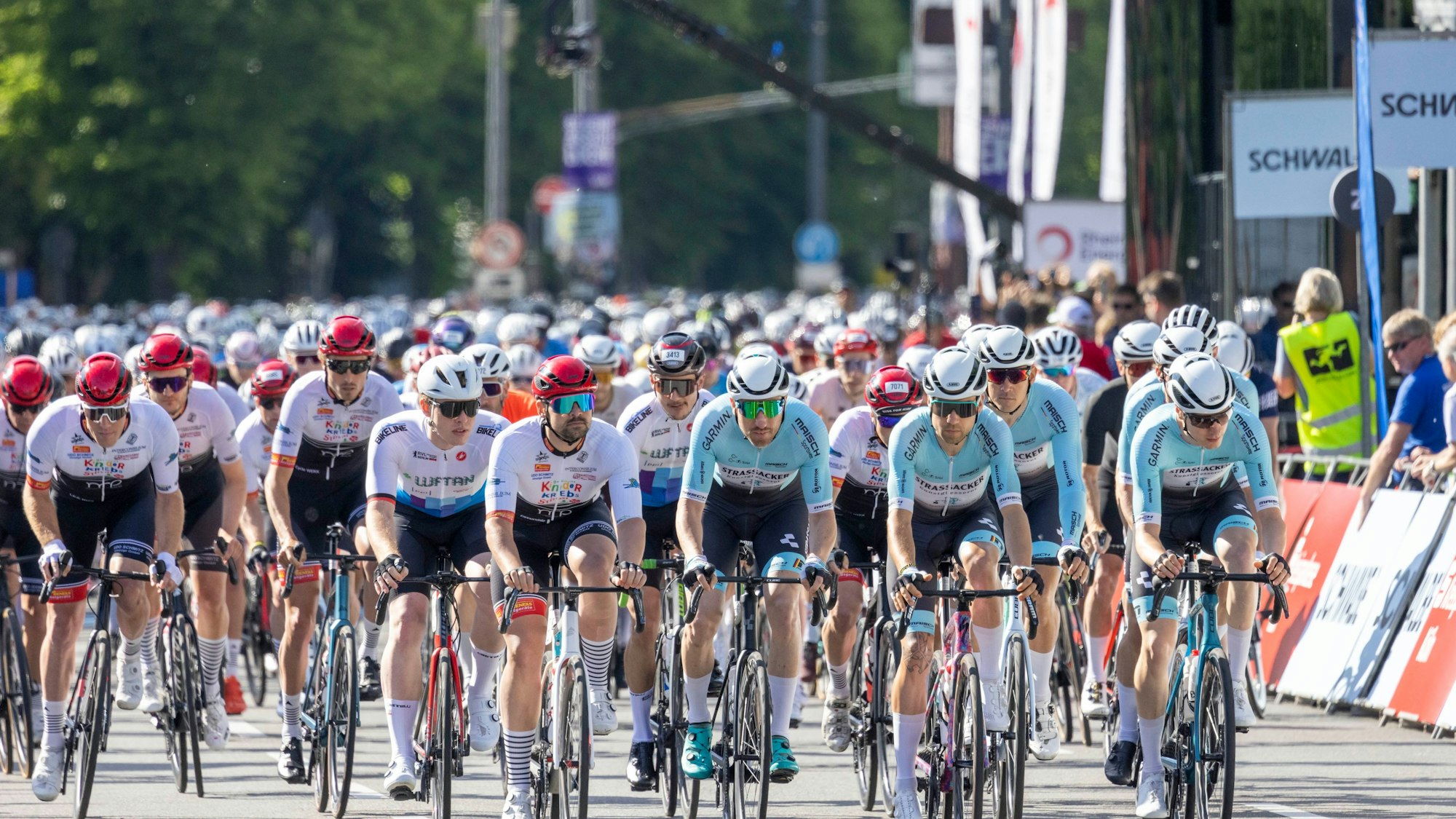 26.05.2024
Köln, NRW
Radrennen „Rund um Köln“
+++ NO MODEL RELEASE +++
+++ No Property Release +++
Ab dem Zeitpunkt der ordnungsgemäßen Lieferung des Bildmaterials durch den Urheber ist der Bildnutzer für dessen sachgemäße Verwendung verantwortlich. Der Bildnutzer trägt die Verantwortung für die Betextung sowie die sich aus der konkreten Veröffentlichung ergebenden Sinnzusammenhänge. © Thomas Banneyer