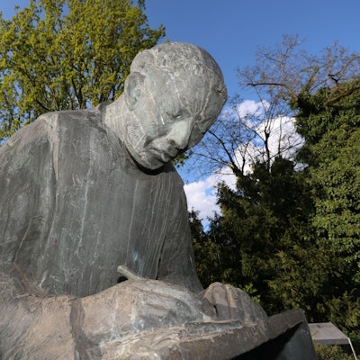 Bronzeplastik Cäsarius von Heisterbach von Ernemann Sander in Königswitner-Oberdollendorf
