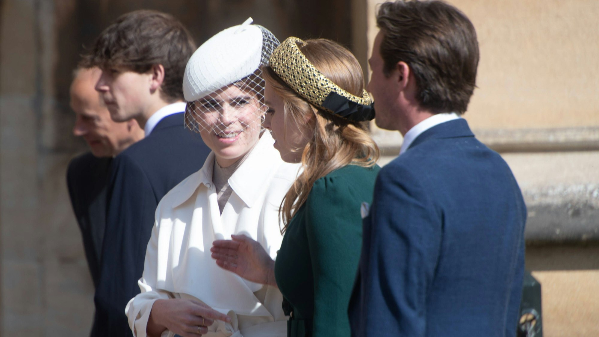Prinzessinnen Eugenie und Beatrice beim Ostergottesdienst 2025.