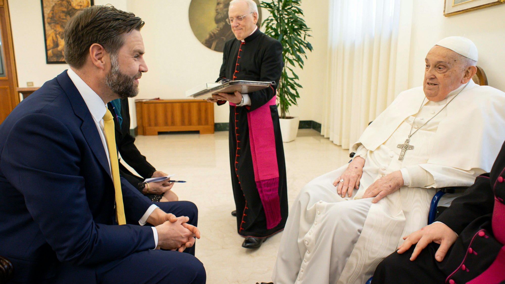 Papst Franziskus und US-Vizepräsident JD Vance.