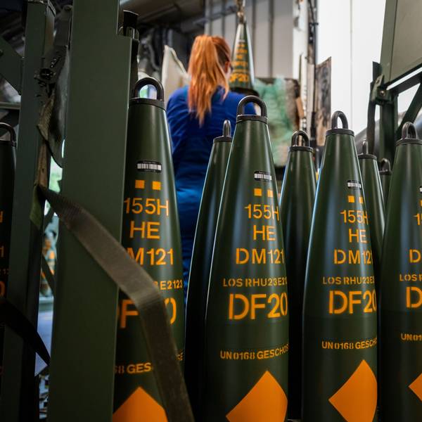 155-Millimeter Artelleriemunition wird bei Rheinmetall gefertigt.