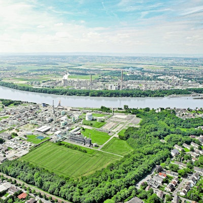 Lufbild vom Chemieopark Niederkassel-Lülsdorf (ehemals Evonik).
