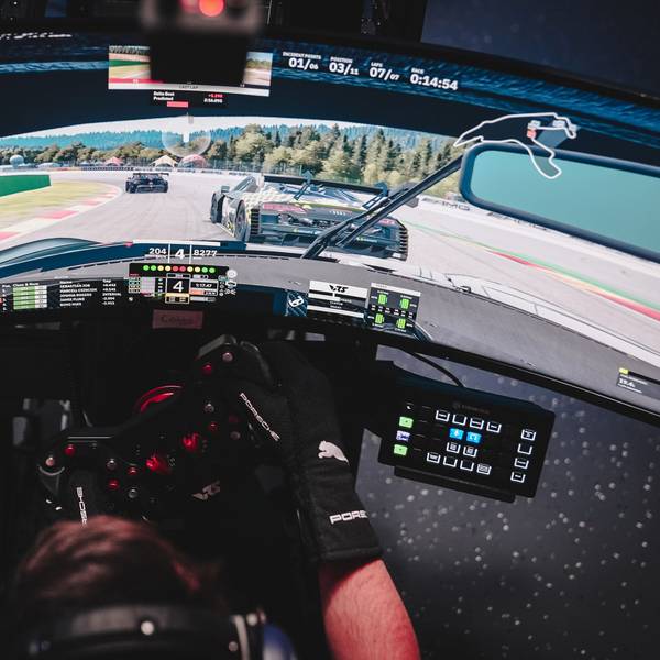 Porsche-E-Sport-Center in Köln