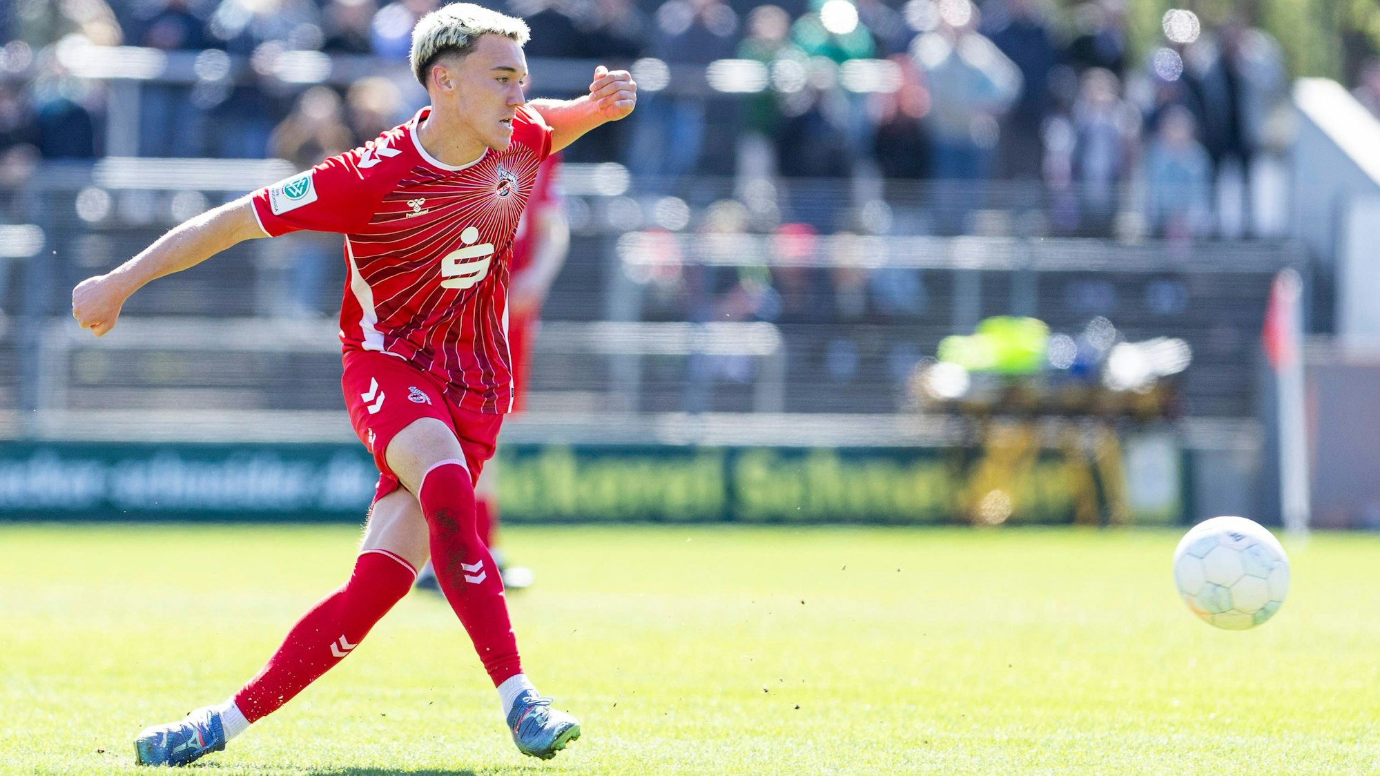 U19-Bundesliga: 1. FC Köln - SV Werder Bremen, 06.04.2025 Nick Zimmermann 1. FC Köln U19, 4. U19-Bundesliga, 9. Spieltag der Hauptrunde, 1. FC Köln - SV Werder Bremen, am 06.04.2025, Franz-Kremer-Stadion *** U19 Bundesliga 1 FC Köln SV Werder Bremen, 06 04 2025 Nick Zimmermann 1 FC Köln U19, 4 U19 Bundesliga, 9 matchday of the main round, 1 FC Köln SV Werder Bremen, on 06 04 2025, Franz Kremer Stadion Copyright: xBEAUTIFULxSPORTS/Meuselx