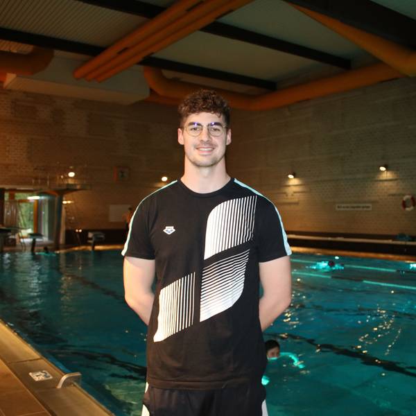 Schwimmer Julius Schnepper im Porträt.