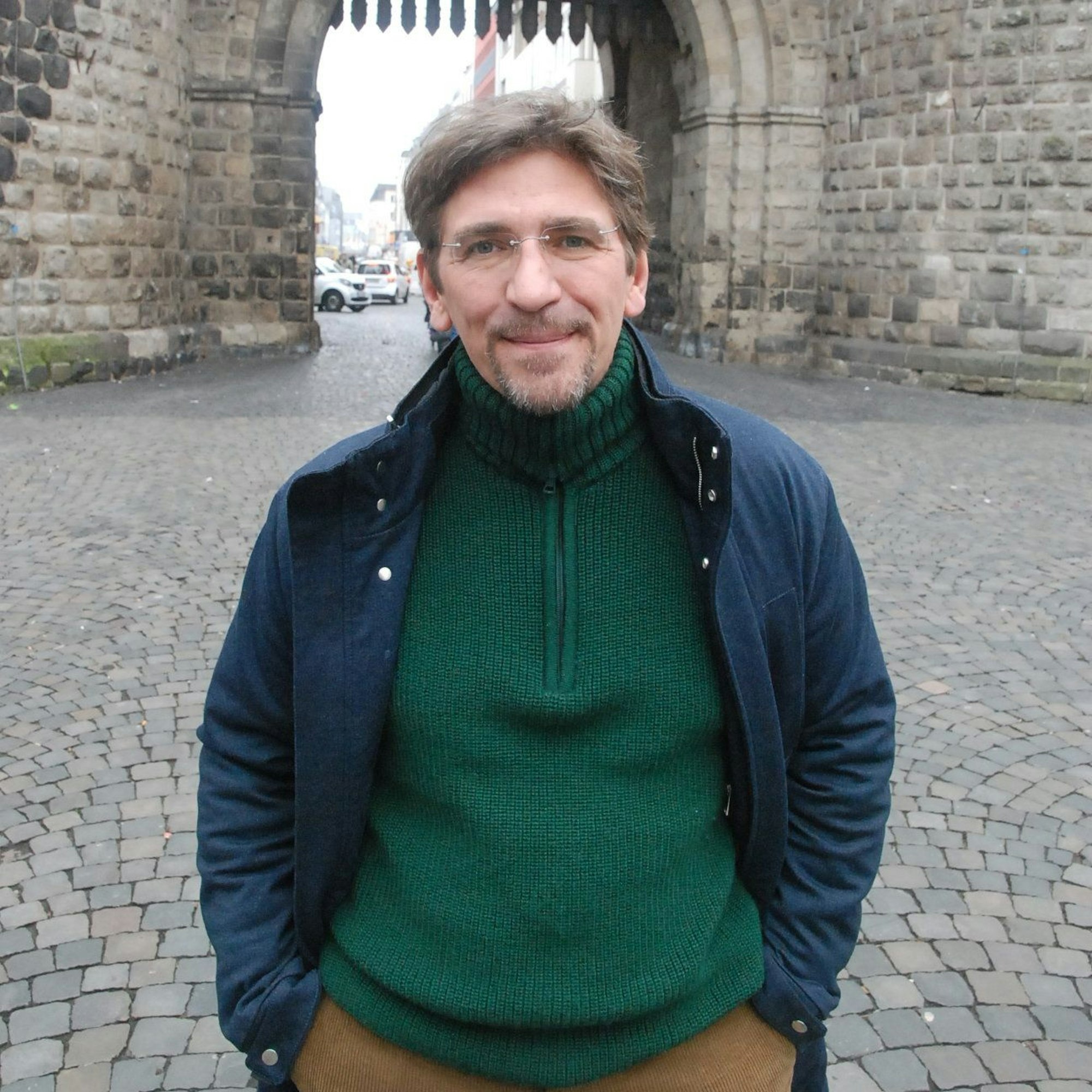 Guido Hammesfahr an der Severinstorburg in der Kölner Südstadt.