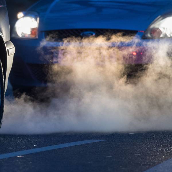 Die EU-Kommission diskutiert flexiblere CO2-Ziele, um Elektroauto-Umstellung zu erleichtern (Archivbild)