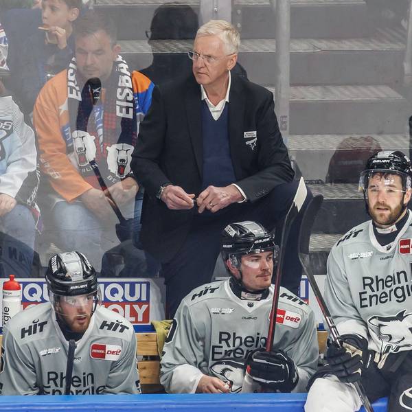 Haie-Trainer Kari Jalonen beim fünften Finalspiel gegen die Eisbären Berlin in der Uber-Arena.