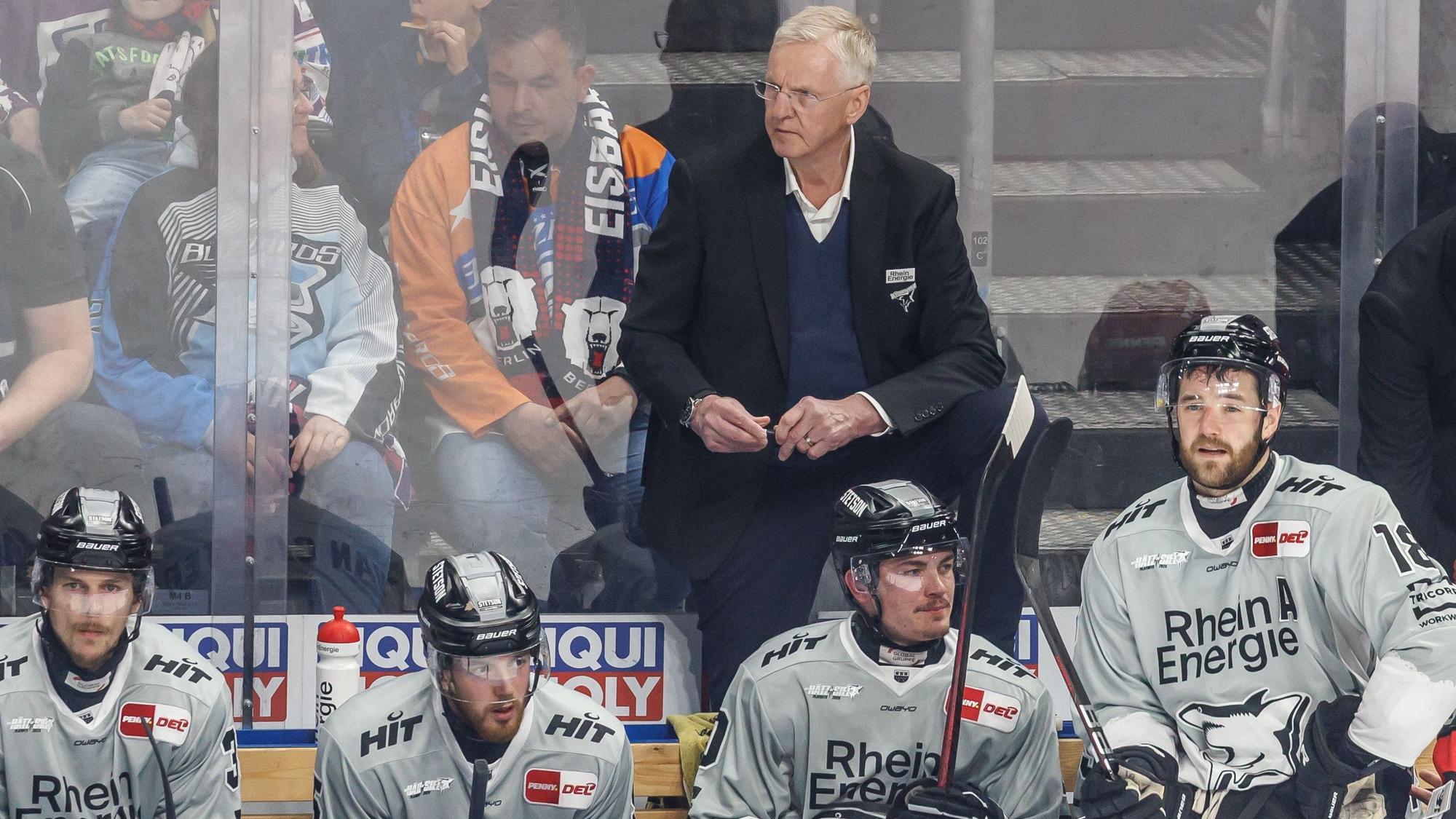 Haie-Trainer Kari Jalonen beim fünften Finalspiel gegen die Eisbären Berlin in der Uber-Arena.