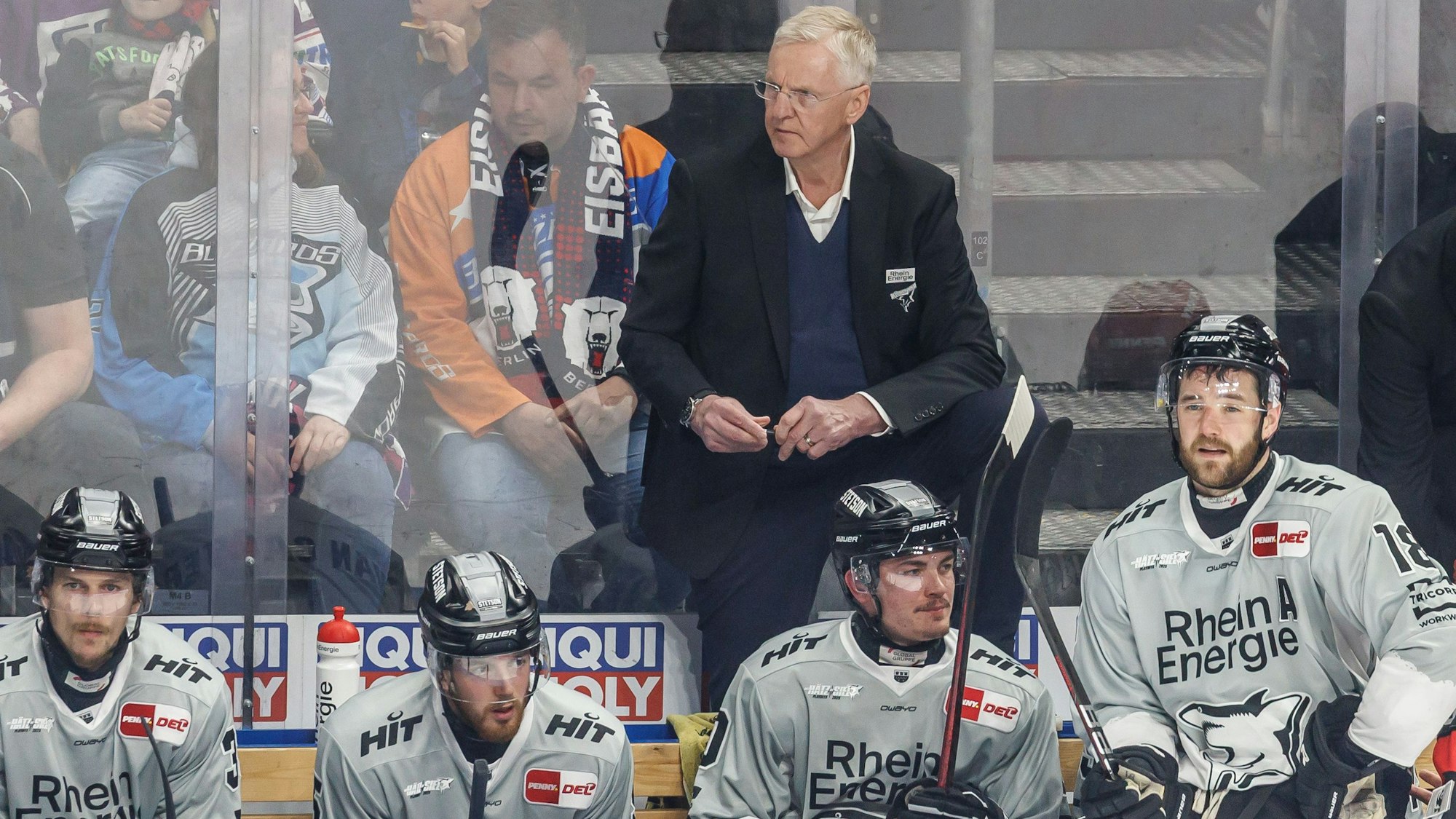 Haie-Trainer Kari Jalonen beim fünften Finalspiel gegen die Eisbären Berlin in der Uber-Arena.
