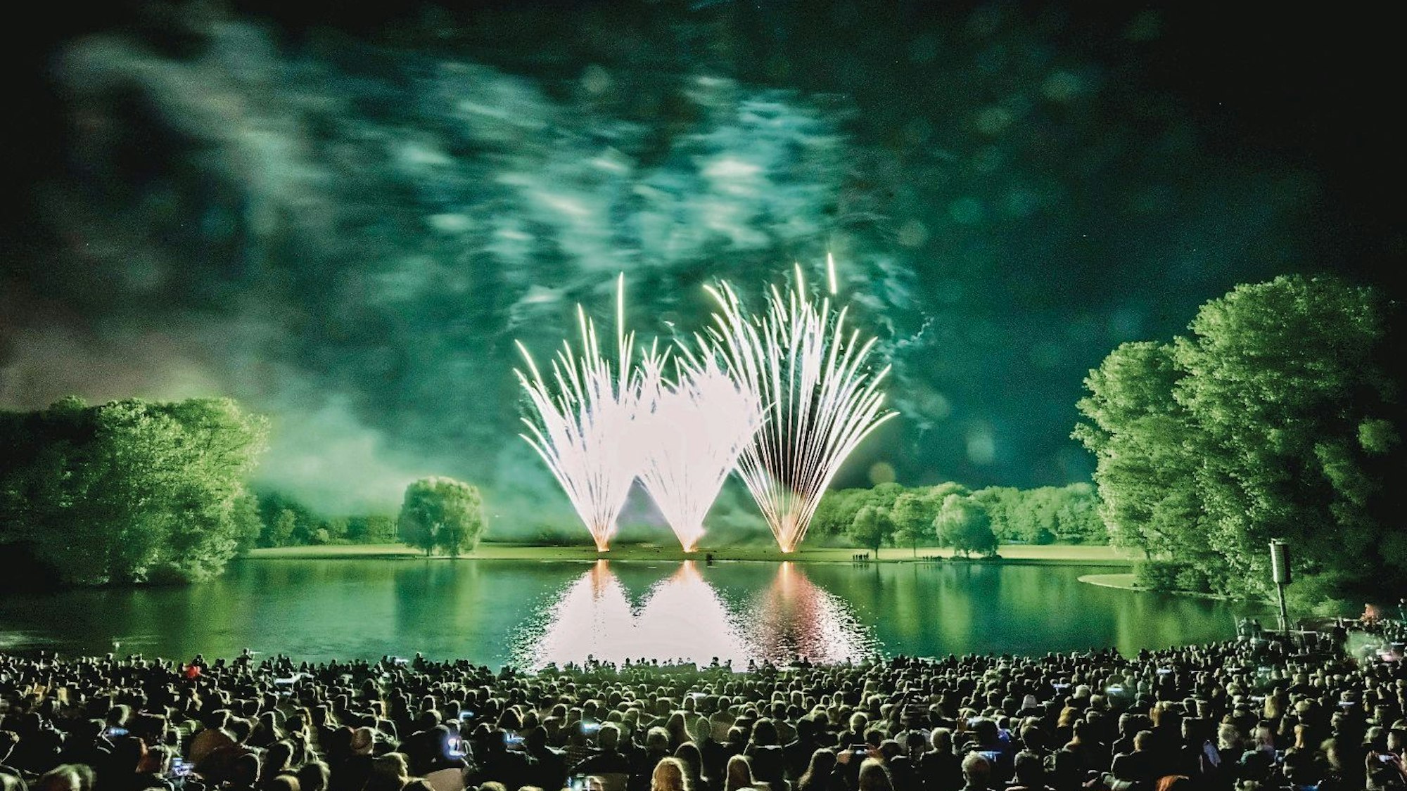 Rhein in Flammen 2018 Rhein in Flammen wird nicht wie geplant im Mai die Rheinaue zum Leuchten bringen. ?Archivfoto: Westhoff