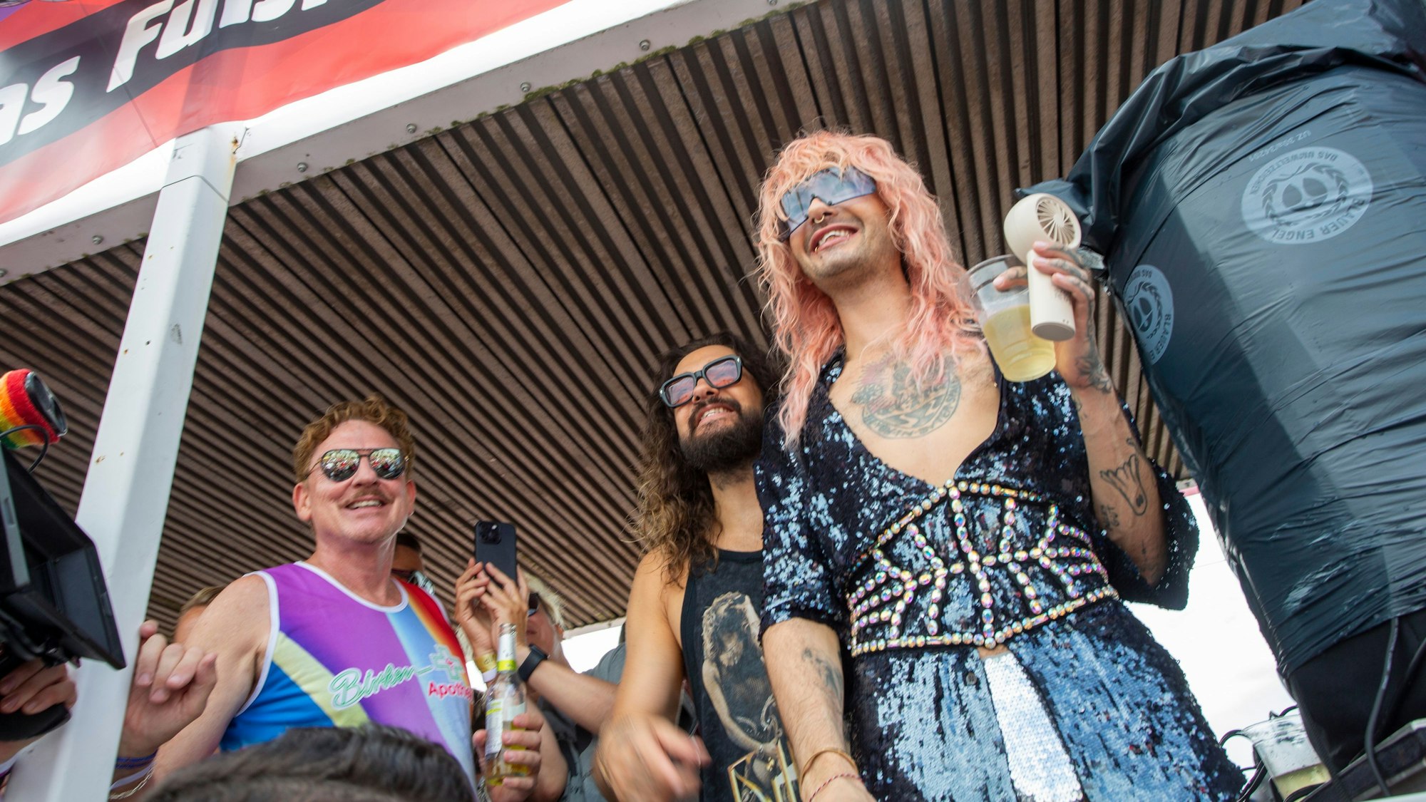 Tom und Bill Kaulitz fuhren beim CSD 2024 in Köln mit.