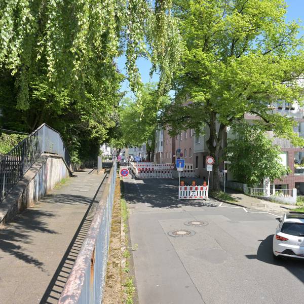 Das Foto zeigt die gesperrte Laurentiusstraße