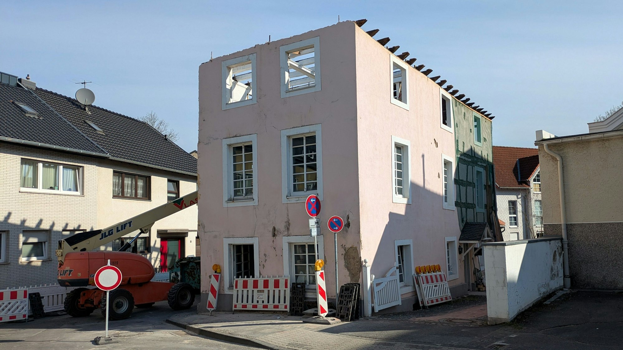 Seit März laufen die Arbeiten an dem historischen Gebäude an der Alfterer Kronenstraße.