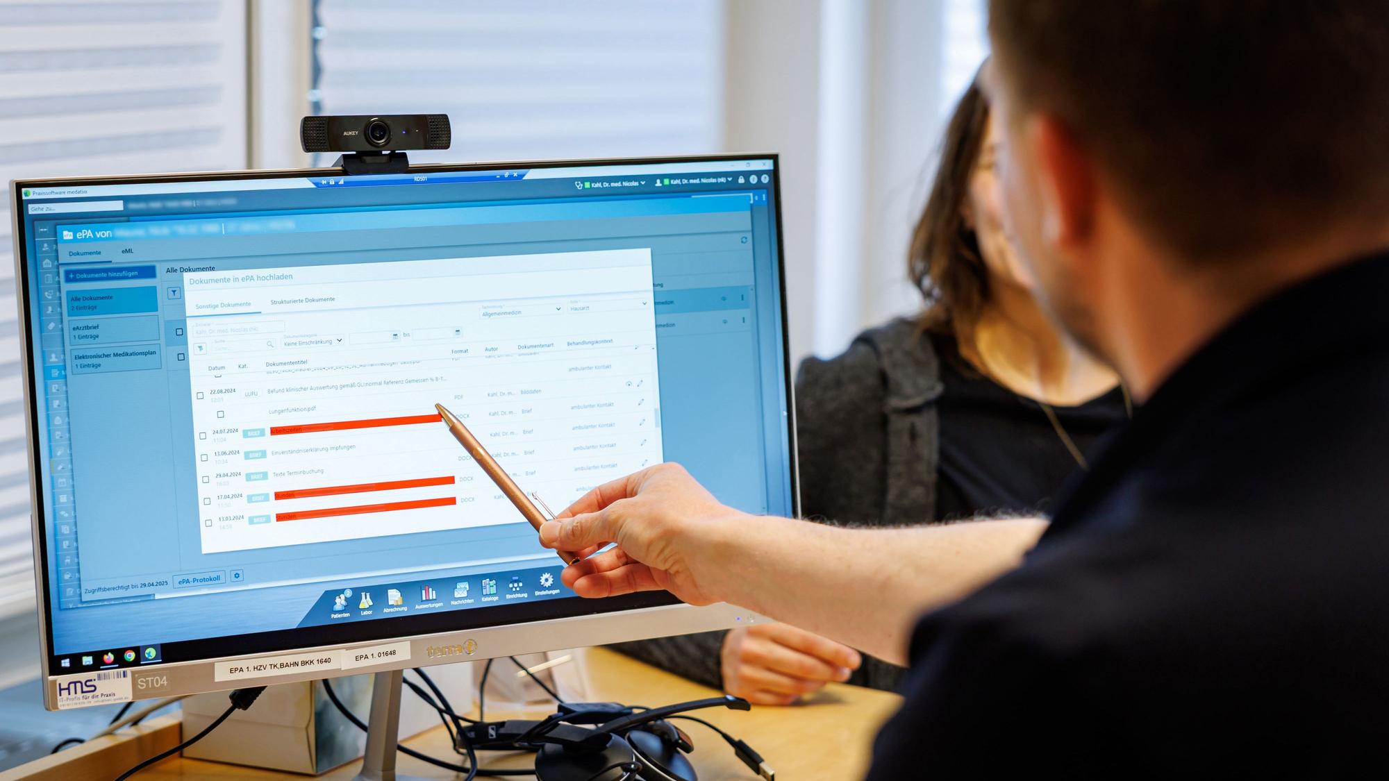 Künftig sollen Ärztinnen und Ärzte sie in die elektronische Patientenakte einstellen.