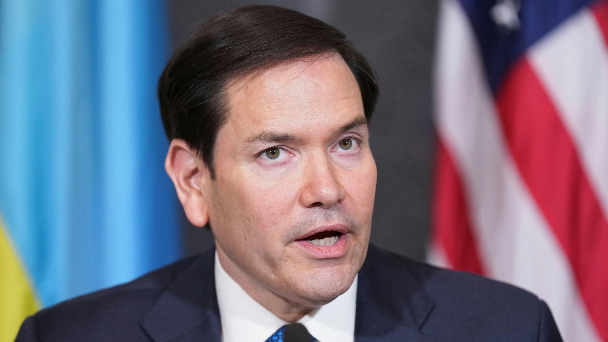 ARCHIV - 25.04.2025, USA, Washington: US-Außenminister Marco Rubio spricht während der Unterzeichnungszeremonie einer Grundsatzerklärung mit den Ländern Kongo und Ruanda im Außenministerium. (zu dpa: «Rubio: Russland muss «sinnlosen Krieg» beenden») Foto: Jacquelyn Martin/AP/dpa +++ dpa-Bildfunk +++