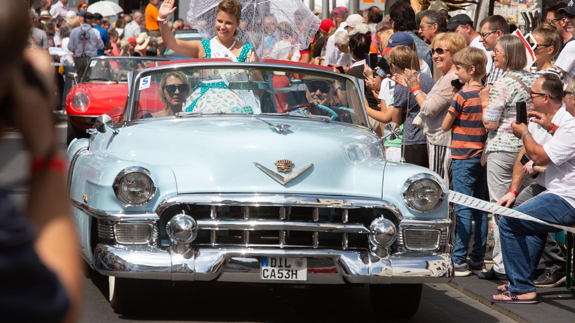 Petticoat und Straßenkreuzer gehörten zum Bild der Rheinbach Classics.