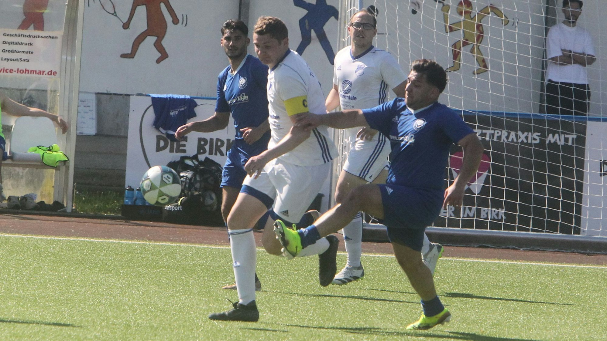 Christoph De Vries (links)