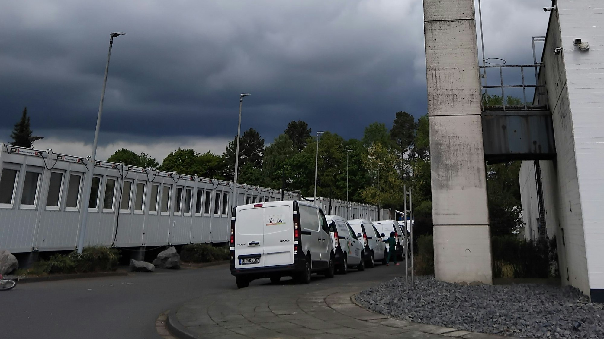 Am Innovations-Quartier Neunkirchen-Süd steht eine große Container-Flüchtlingsunterkunft