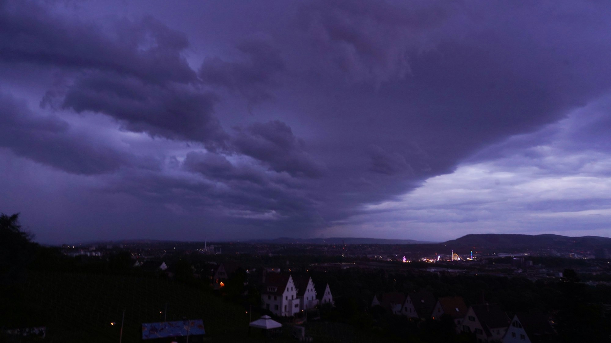 Ein Unwetter zog über mehrere Bundesländer - und sorgte für viele Schäden.