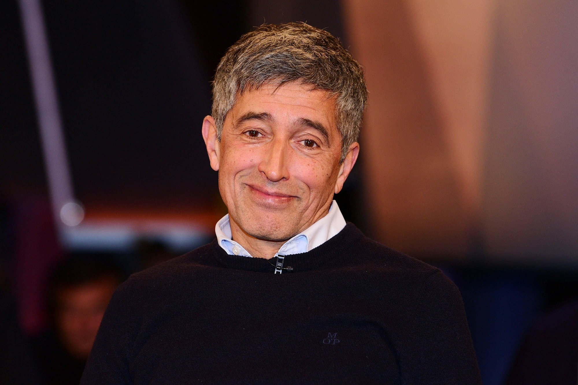 Der Hennefer Moderator Ranga Yogeshwar ist von Frank Schätzings Büchern gefesselt.