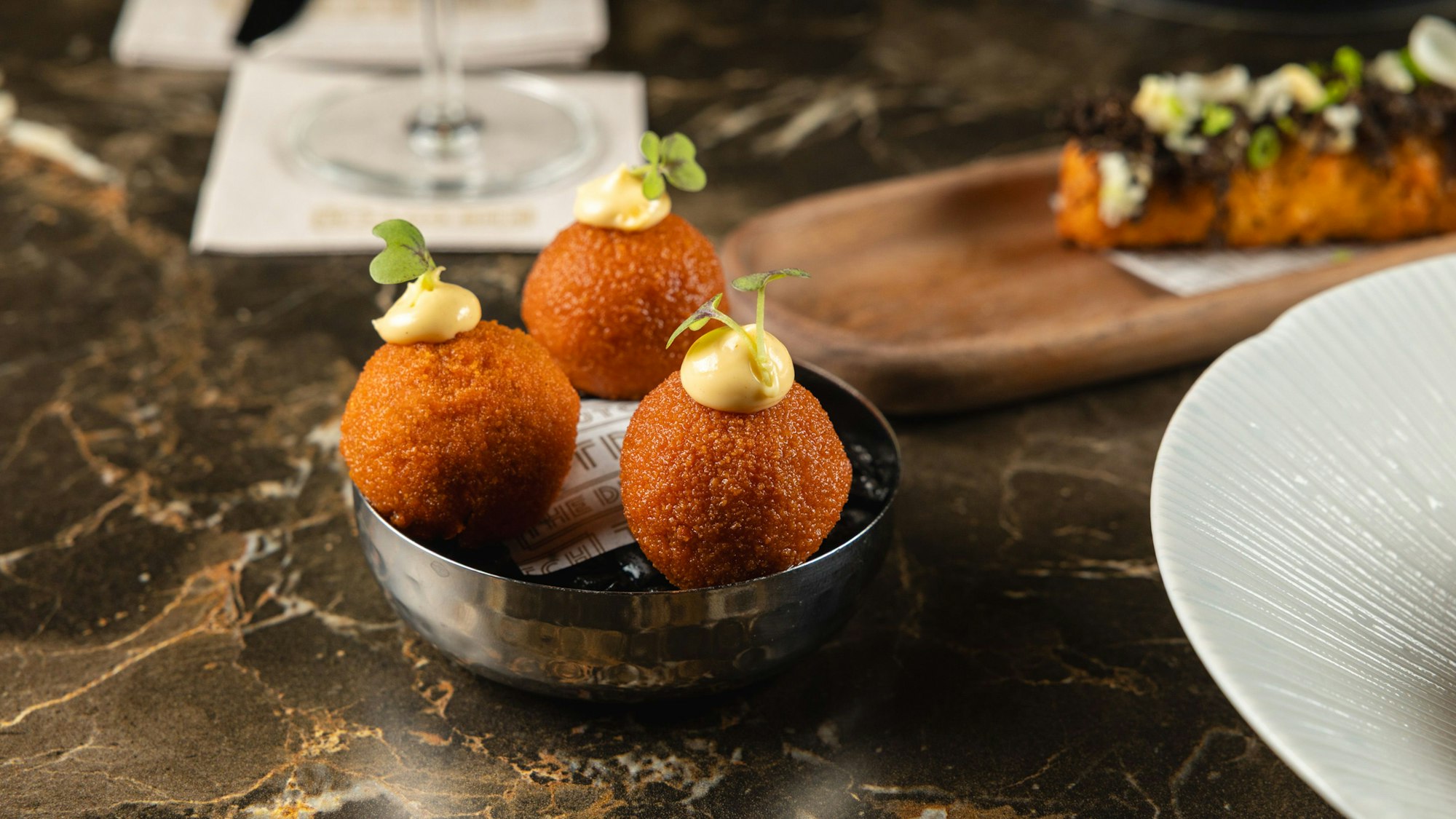 Bitterballen gibt es im „The Dutch“ aus geschmorten Shortribs.