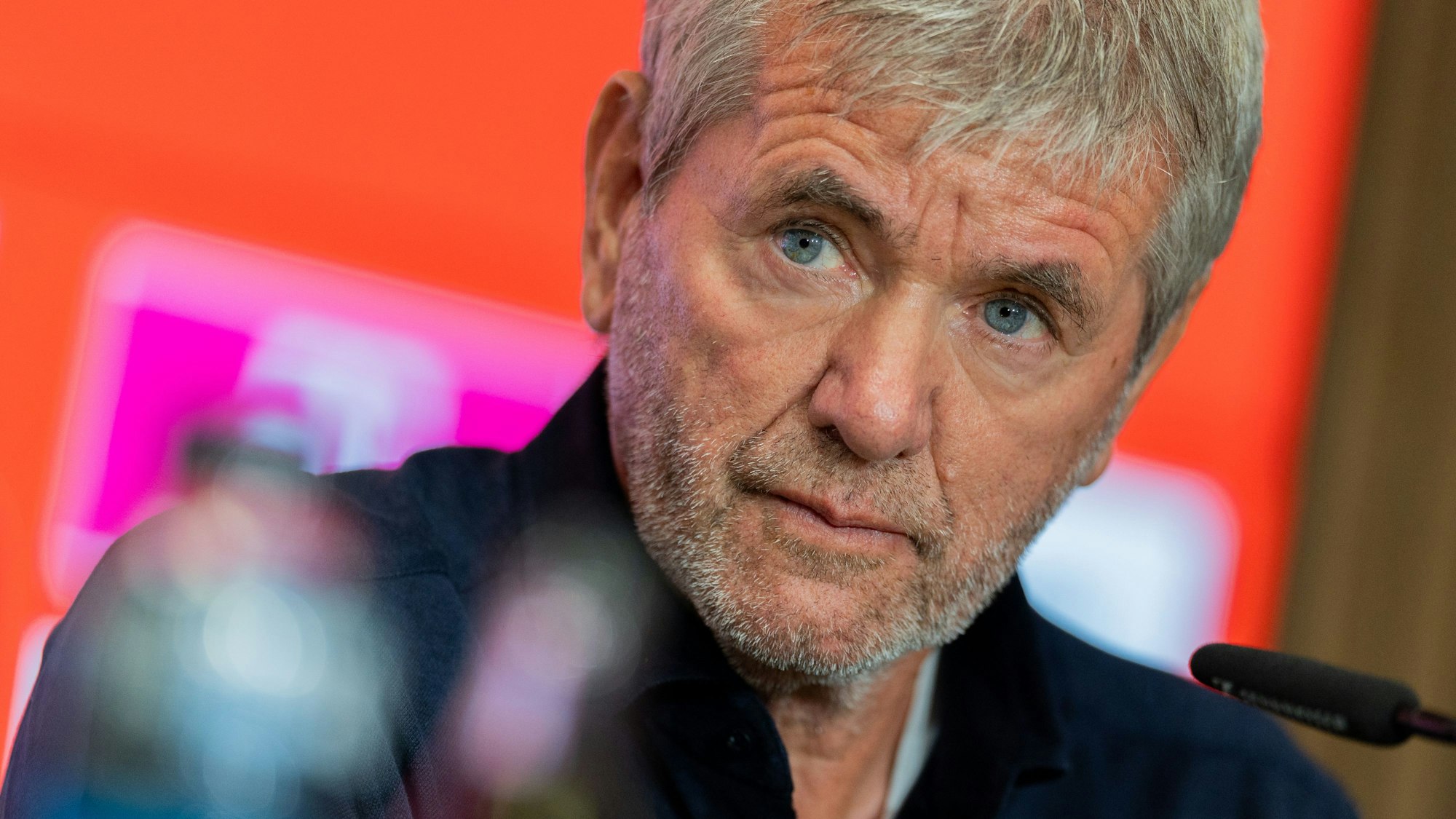 Friedhelm Funkel bei seiner Vorstellung am Montag.