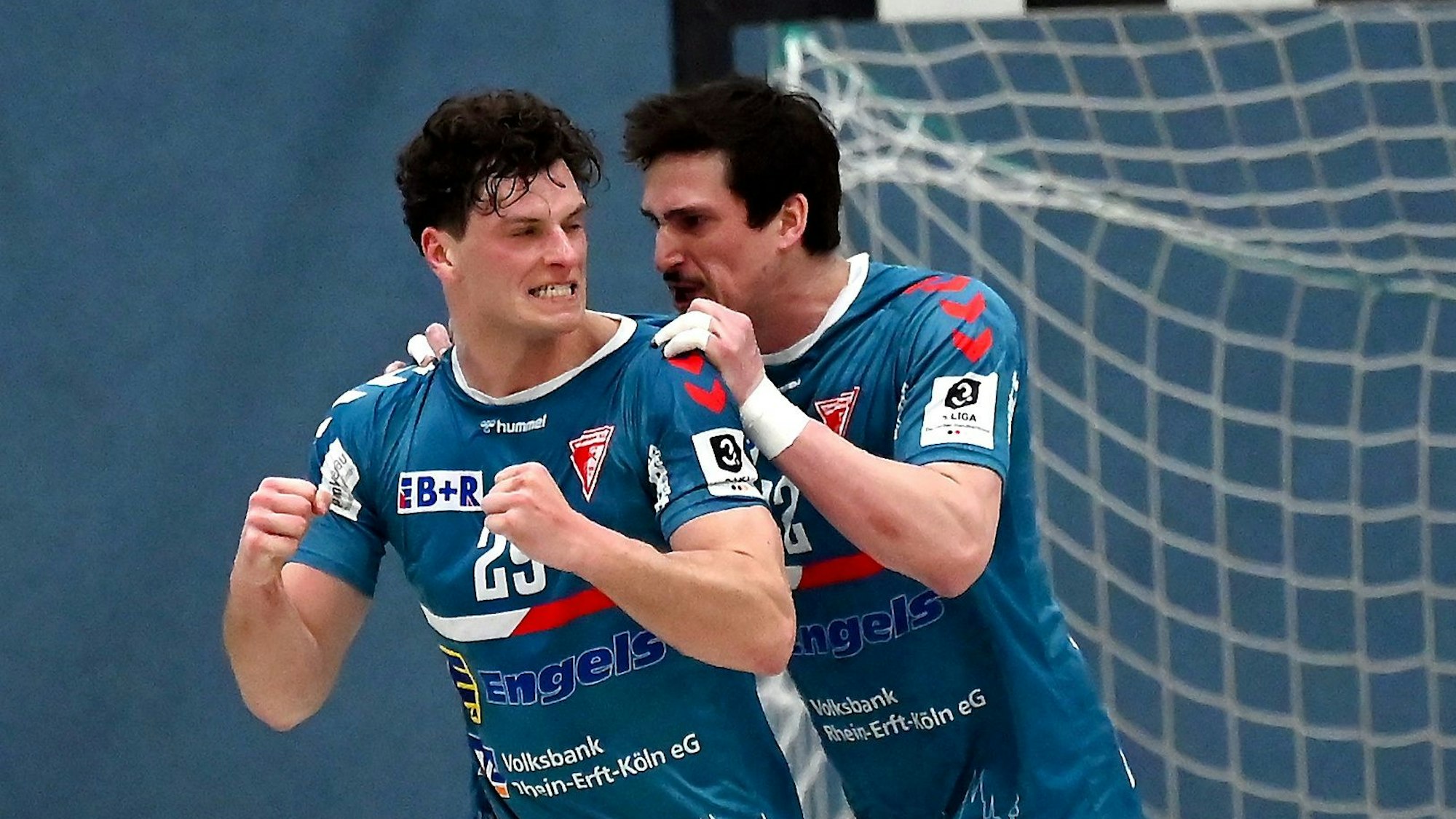 24.03.2023, Handball-Bergische Panther - Longericher SC
links: Lukas Schulz (Longerich)
rechts: Christopher Wolf (Longerich)
Foto: Uli Herhaus