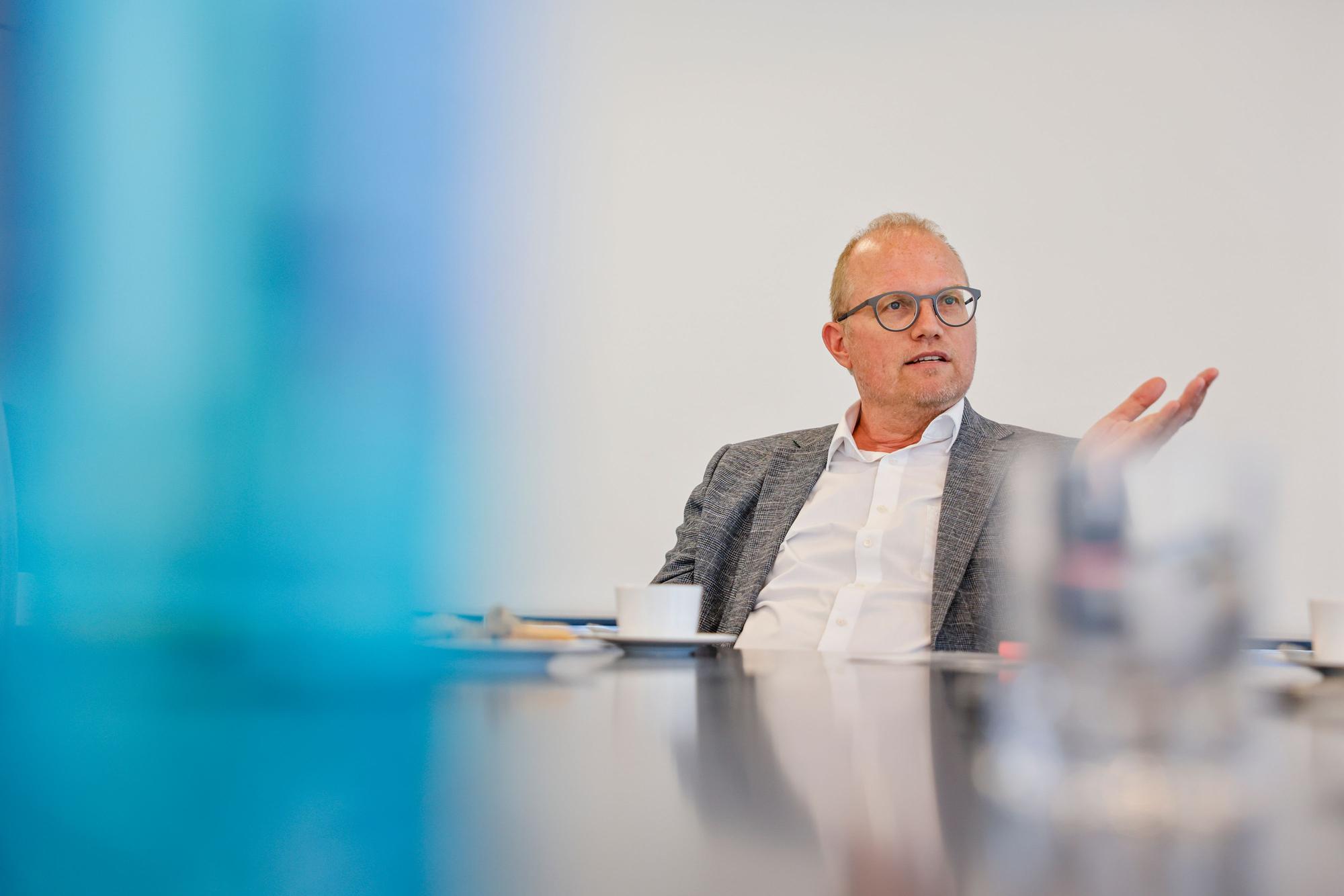 ochen Ott (SPD, Abgeordneter Landtag NRW und Vorsitzender der SPD-Landtagsfraktion) beim Interview mit der Kölnischen Rundschau.