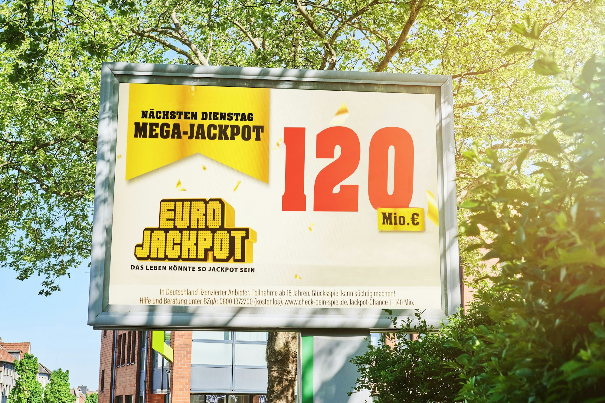 Erstmals in diesem Jahr ist der Eurojackpot auf seine maximale Summe angestiegen. Um 120 Millionen Euro geht es am kommenden Dienstag (6. Mai) für die Spielteilnehmer aus 19 europäischen Ländern.