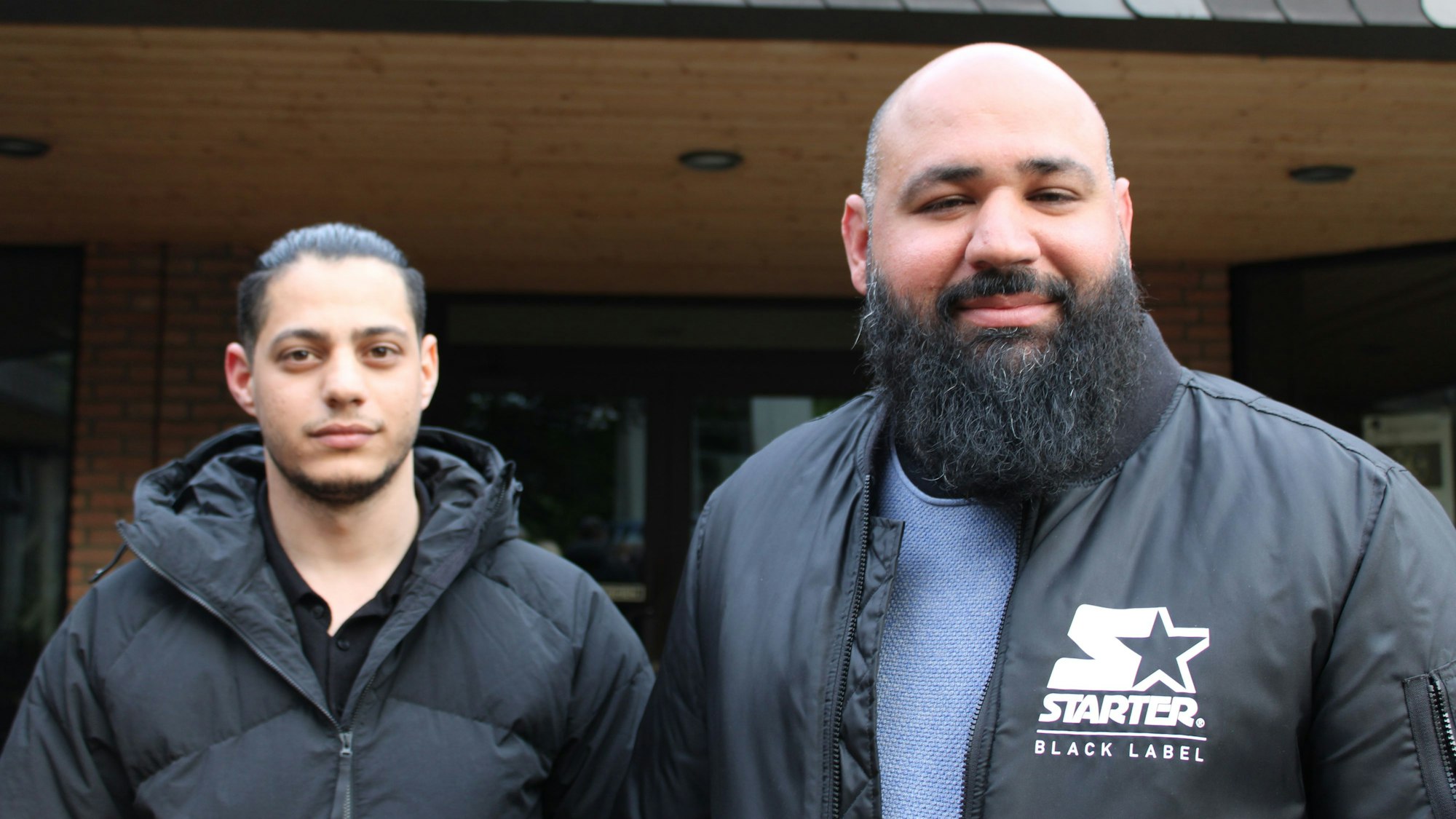 Der aus dem Irak geflüchtete Taha Almajami (l.) und Abbas Obaid (r.) von InterKultur Niederkassel