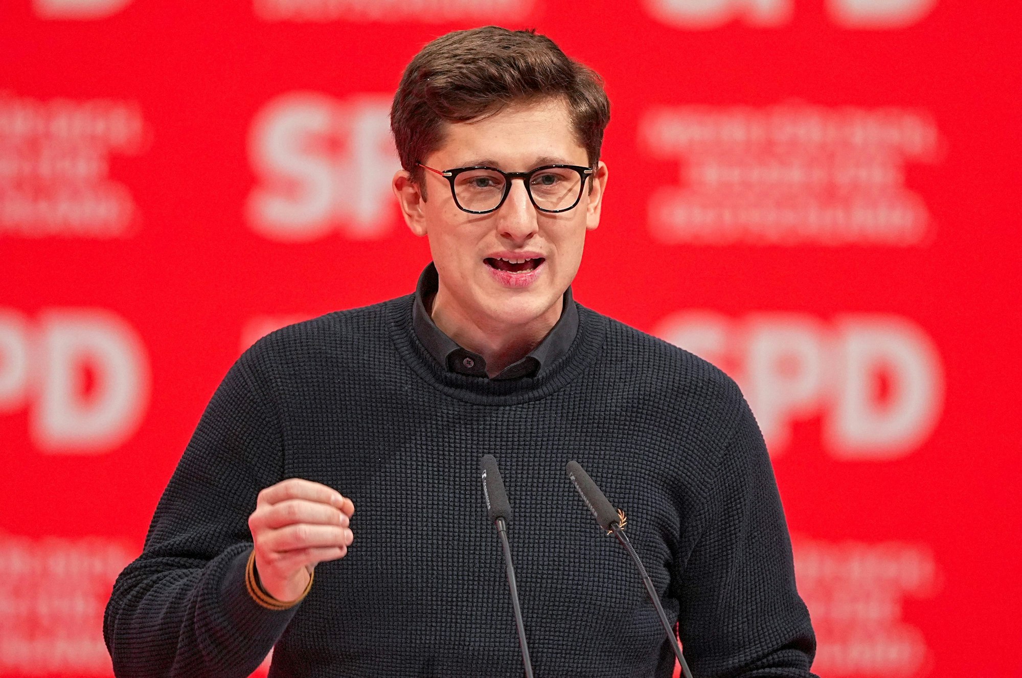 ARCHIV - 11.01.2025, Berlin: Philipp Türmer (SPD), Juso Bundesvorsitzender, spricht beim außerordentlichen SPD-Bundesparteitag. (zu dpa: «Juso-Chef: Akzeptieren Ausgang der Mitgliederbefragung») Foto: Michael Kappeler/dpa +++ dpa-Bildfunk +++