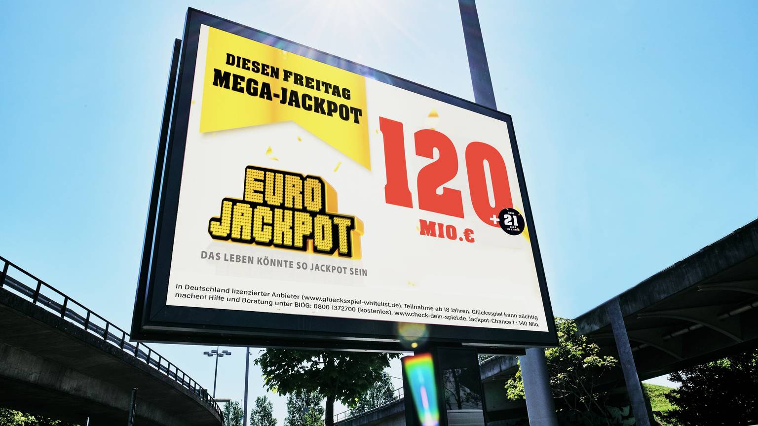 Erstmals in diesem Jahr ist der Eurojackpot auf seine maximale Summe angestiegen. Um 120 Millionen Euro geht es auch am kommenden Freitag (9. Mai) für die Spielteilnehmer aus 19 europäischen Ländern.