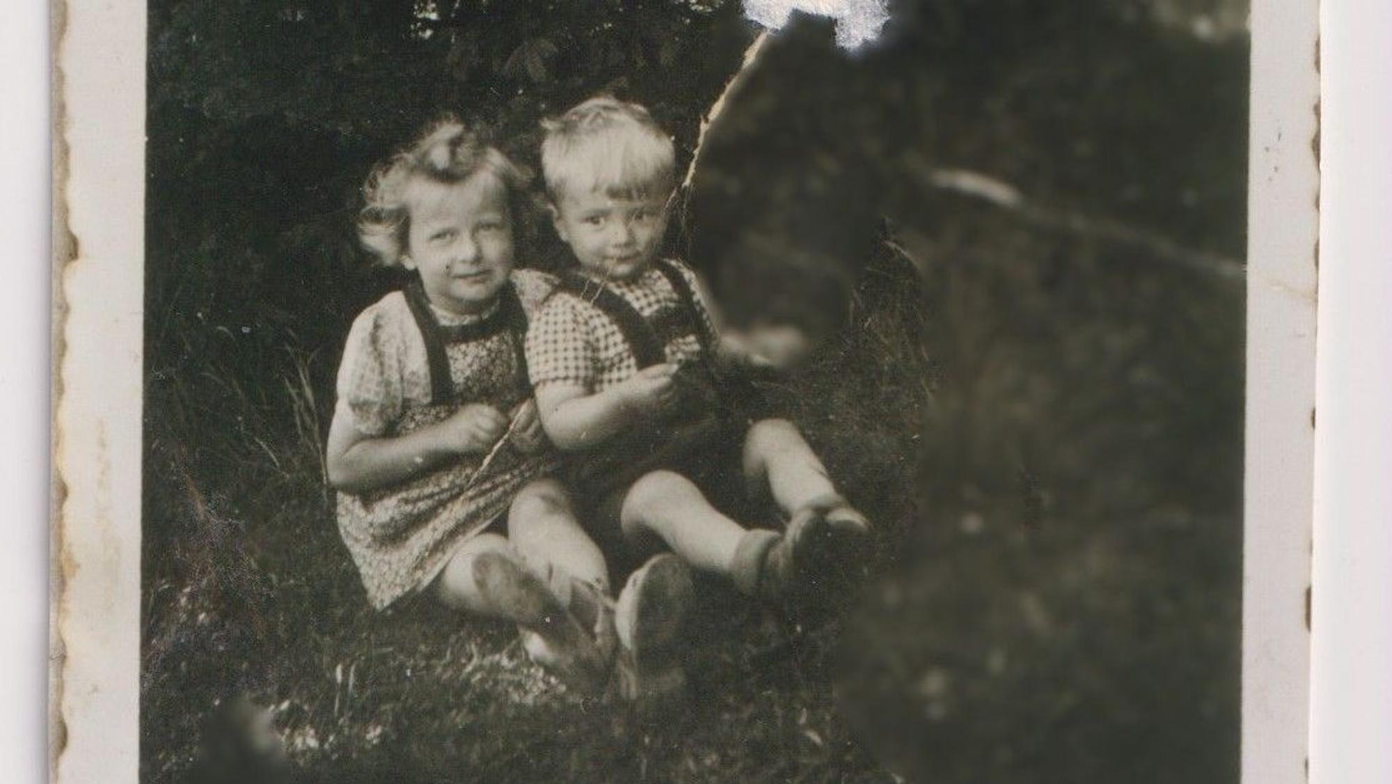 Waltraut Simon und ihr Bruder Dieter 1943