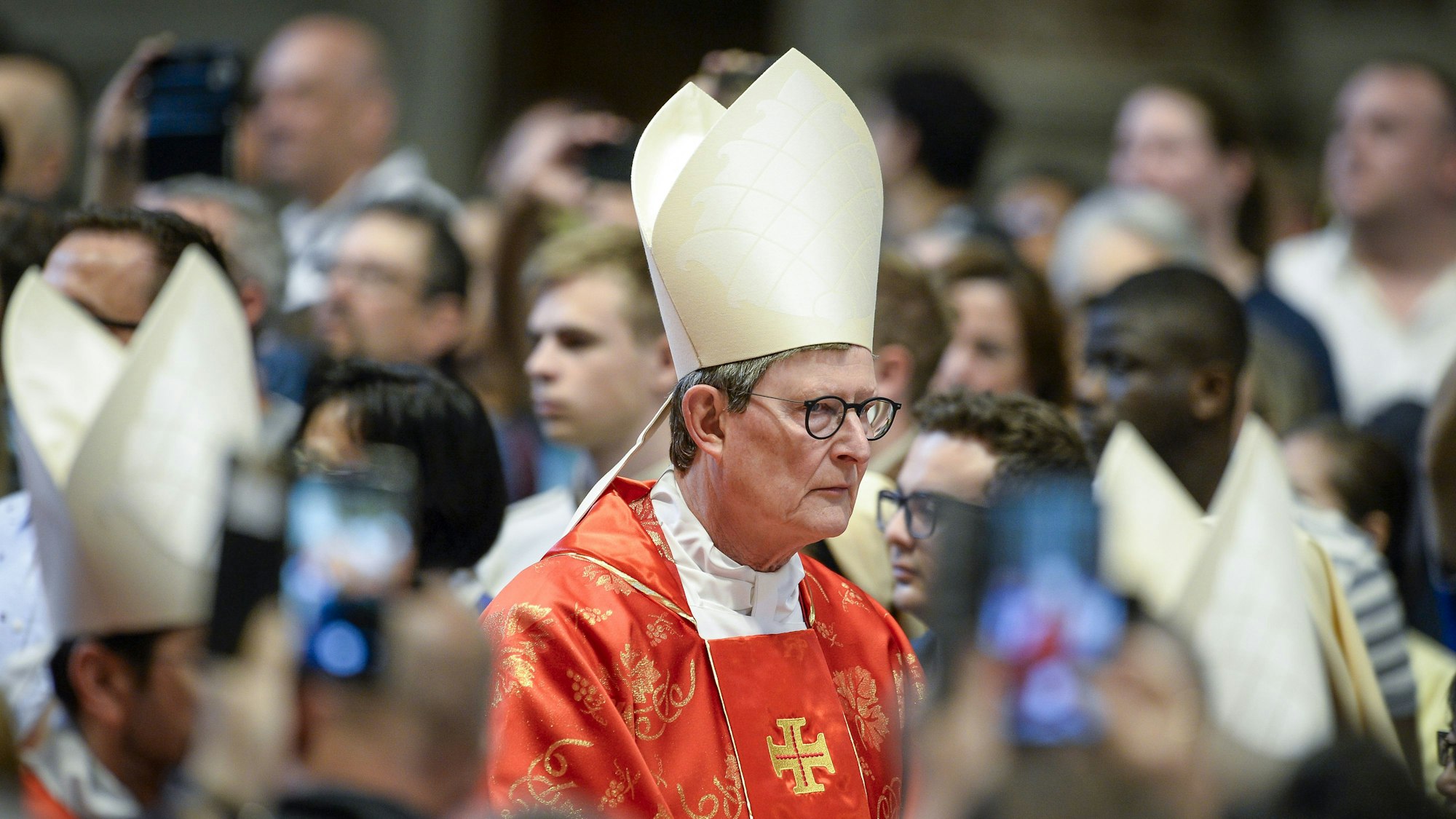 Im Vatikan nahm Woelki im Mai am Konklave teil. Innerhalb Kölns sind seine Beliebtheitswerte im Keller. (Archivbild)