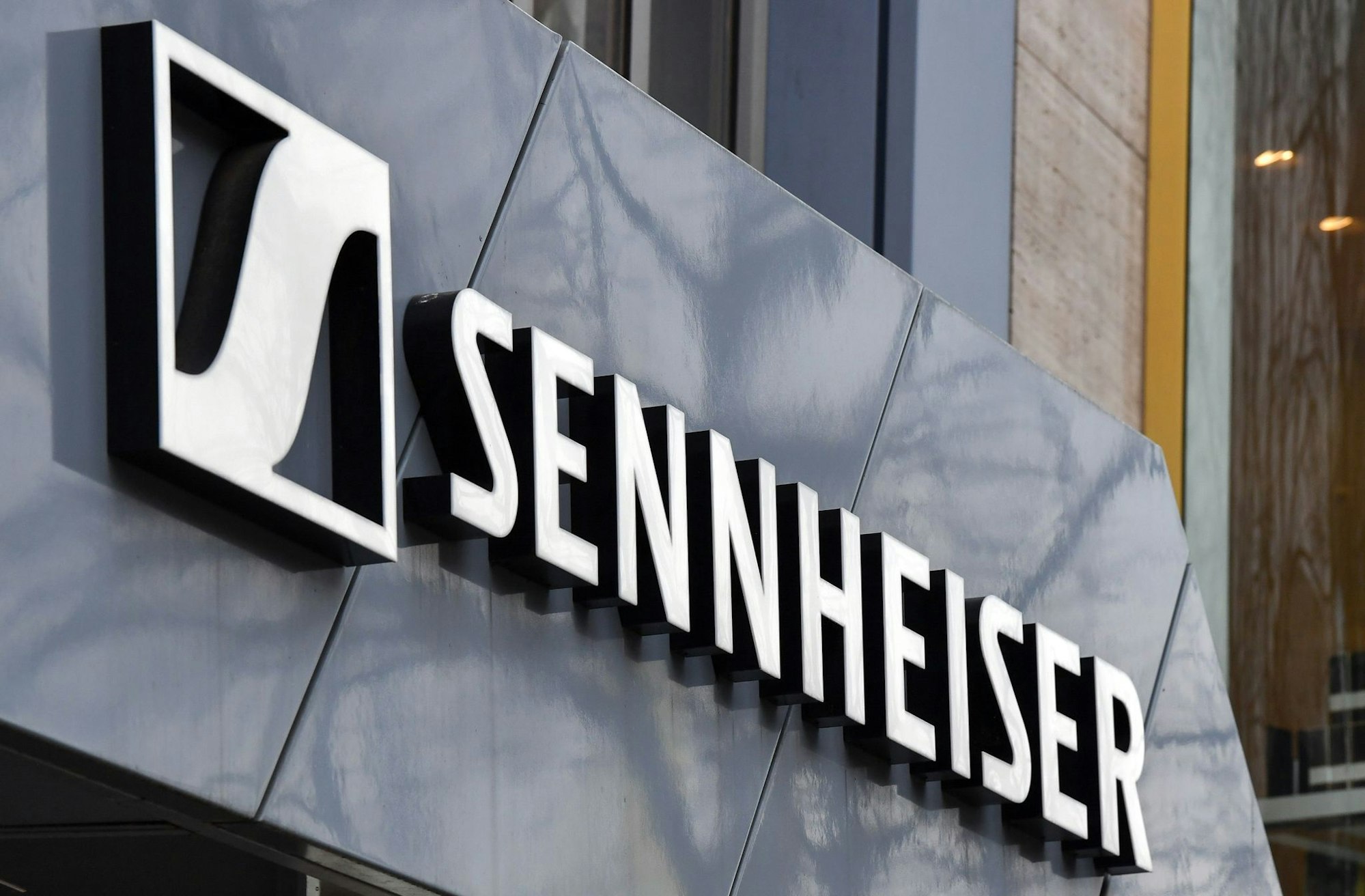 Laut dem Bundeskartellamt hat Sennheiser jahrelang Preiserhöhungen bei Händlern erwirkt. (Archivbild)