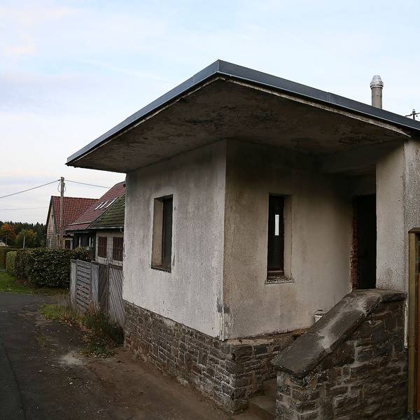 An der Bundesstraße bei Hellenthal-Miescheid stand eine Zollstation. Sie ist inzwischen abgerissen.