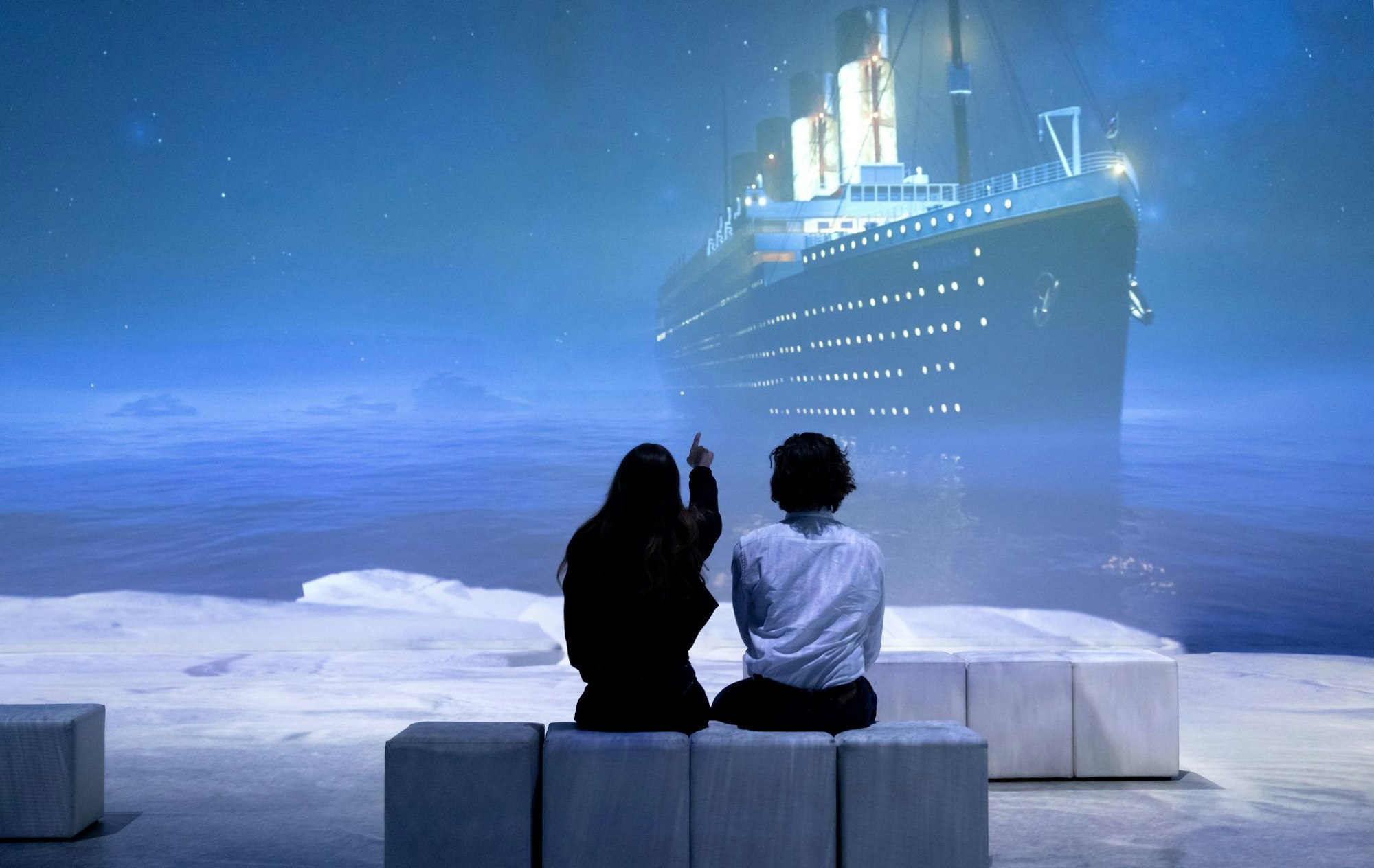 In der immersiven Ausstellung wird Kurs auf den Eisberg genommen.