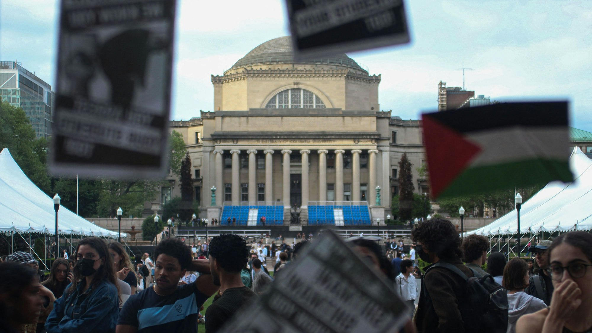 Pro-Palästinensische Demonstranten vor der Clumbia University