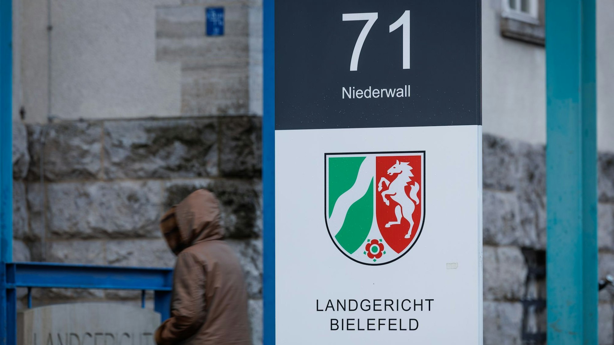 Nach dem gewaltsamen Tod eines 20-Jährigen nach einer Abifeier steht nun das Urteil gegen einen Angeklagten an. (Symbolbild).